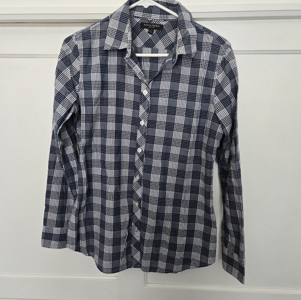 Banana Republic Womens Plaid button down shirt